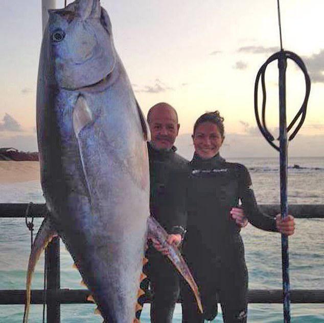 Υπόθεση-Σοκ: Σκότωσε τη γυναίκα του και αυτοκτόνησε αφού έκλεψαν 400 χιλιάδες! [εικόνες]