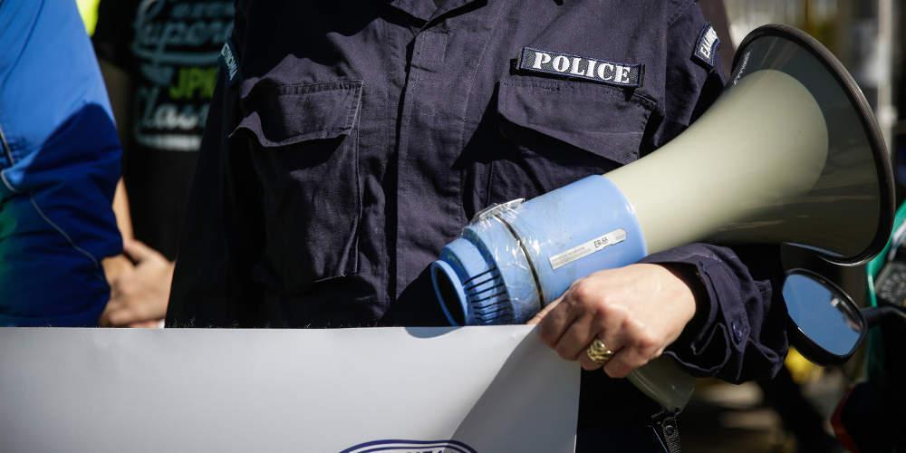 Συγκέντρωση διαμαρτυρίας αστυνομικών έξω από το υπουργείο ΠΡΟ.ΠΟ. [εικόνες]
