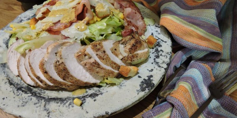 Η συνταγή της ημέρας: Σαλάτα του Καίσαρα από τον Πέτρο Συρίγο