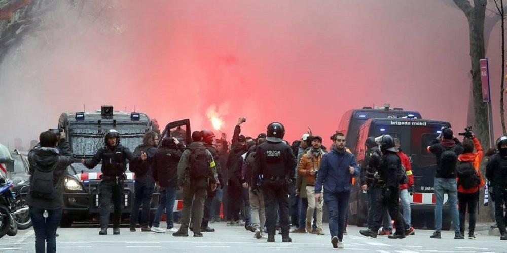 Άγρια επεισόδια με πέντε τραυματίες στη Βαρκελώνη πριν το Mπαρτσελόνα - Λιόν [βίντεο]