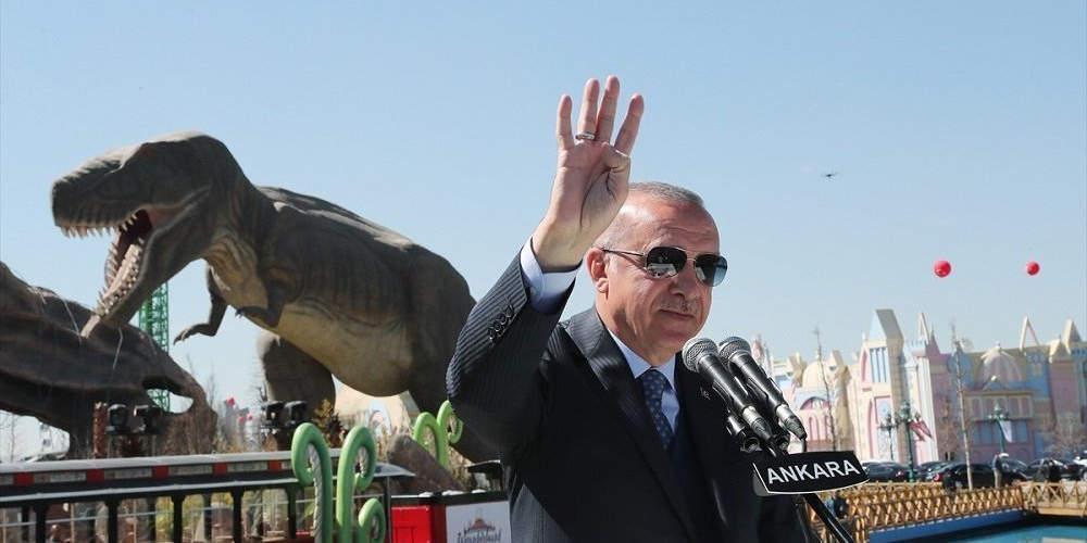 Δεν περιμέναμε κάτι καλύτερο: Ο Ερντογάν πανηγυρίζει στο twitter για την Άλωση της Πόλης