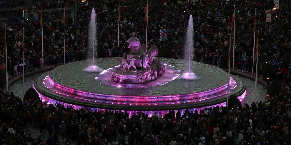 Ογκώδεις διαδηλώσεις σε Μαδρίτη, Βαρκελώνη, Παρίσι για τα δικαιώματα των γυναικών