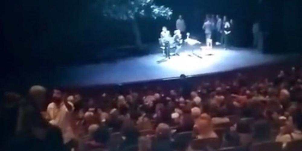 Μέλη του «Ιερού Λόχου» διέκοψαν παράσταση του ΚΘΒΕ [βίντεο]