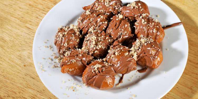 Η συνταγή της ημέρας: Λουκουμάδες με σοκολάτα από τον Πέτρο Συρίγο