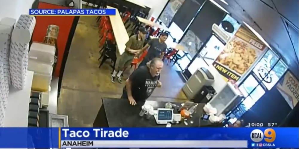 Σοκ: Άνδρας απείλησε να καλέσει το αλλοδαπών επειδή μενού εστιατορίου ήταν και στα ισπανικά