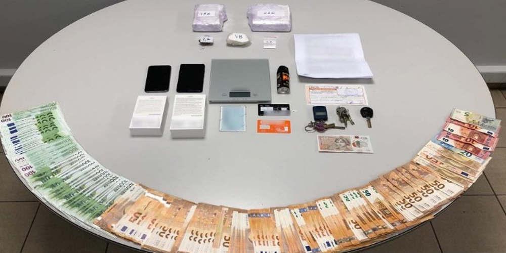 Ζευγάρι έκρυβε ποσότητα κοκαΐνης μέσα σε παιδικό καροτσάκι