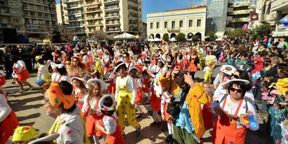 Live: Η μεγάλη παρέλαση από το πατρινό καρναβάλι