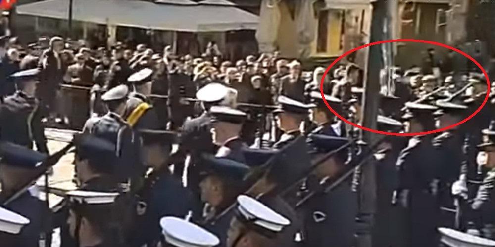 Άνδρας προσπάθησε να επιτεθεί στον Προκόπη Παυλόπουλο [βίντεο]