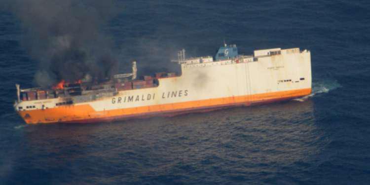 Φορτηγό πλοίο που μετέφερε νέες Porsche GT2 RS βούλιαξε