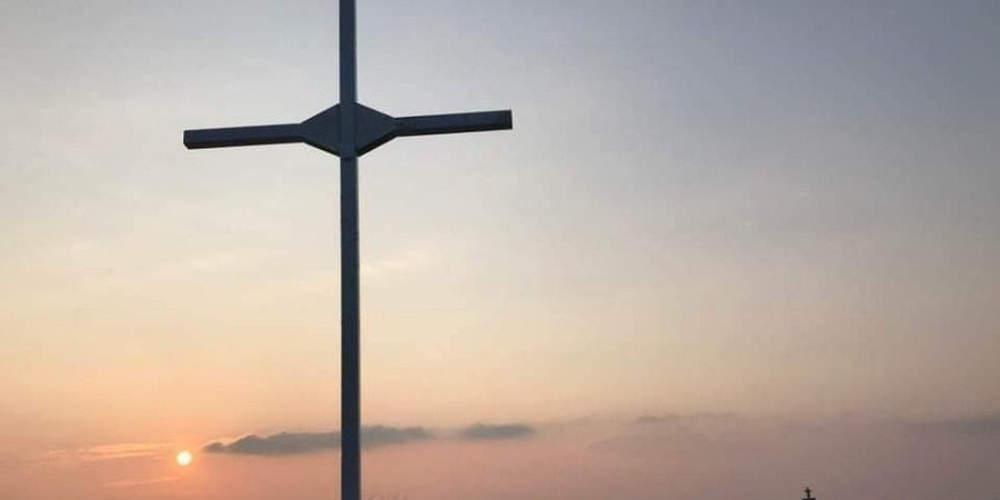 Δημοτική κίνηση Λέσβου για τοποθέτηση Σταυρού: Χριστιανοί διώκονται για την πίστη τους