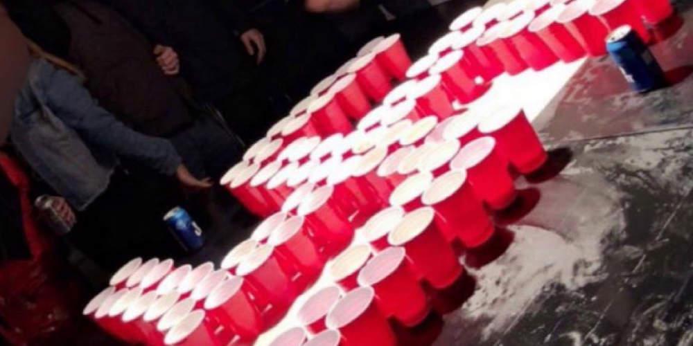 Σάλος στην Καλιφόρνια: Μαθητές λυκείου χαιρετούσαν ναζιστικά αυτοσχέδια σβάστικα [εικόνα]