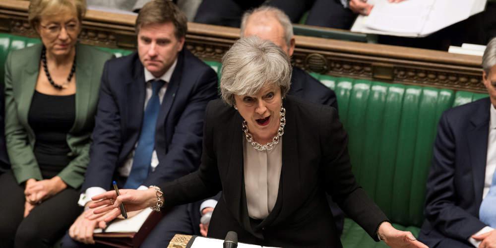 Νέα, βελτιωμένη συμφωνία για το Brexit υποσχέθηκε να φέρει η Μέι