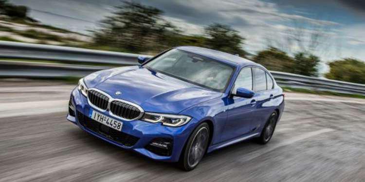 Με τη νέα BMW 3 στην αθηναϊκή ριβιέρα