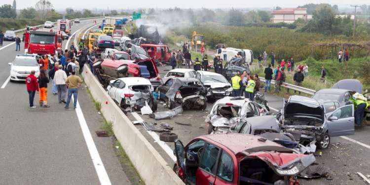 Αίμα στην άσφαλτο: Τα τροχαία που συγκλόνισαν την χώρα και τα στοιχεία σοκ