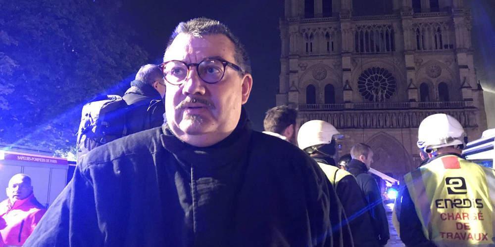 Ήρωας: Μπήκε στην Παναγία των Παρισίων και έβγαλε το «Ακάνθινο στεφάνι του Ιησού» [εικόνες]