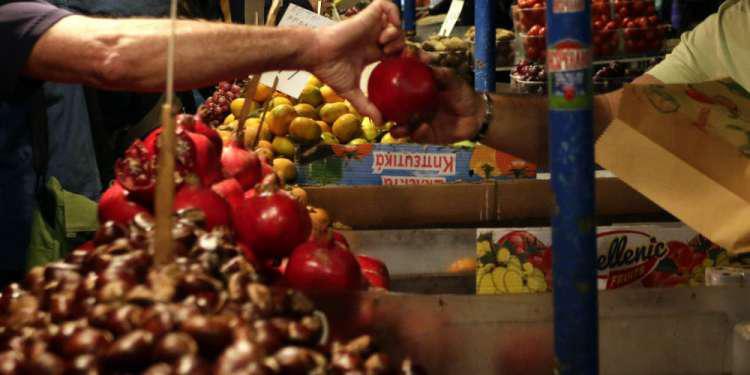 Πωλήτρια βρήκε στη λαϊκή 5.000 ευρώ