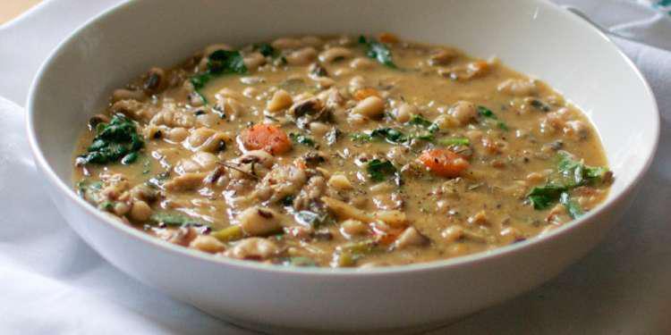 Η συνταγή της ημέρας: Μαυρομάτικα φασόλια με σπανάκι