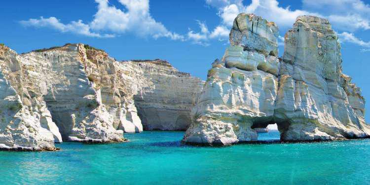 Πάρος και Μήλος στις 10 καλύτερες προτάσεις για διακοπές σε νησιά διεθνώς