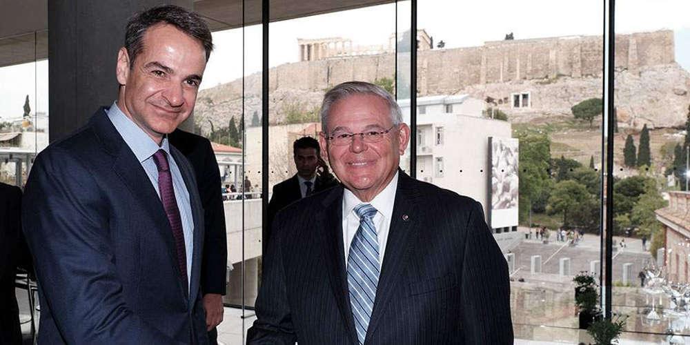 Μητσοτάκης σε Μενέντεζ: Η ΝΔ είναι απέναντι στο αυταρχικό καθεστώς Μαδούρο