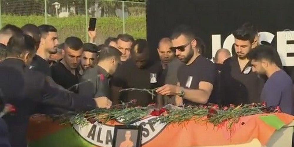 Ρίγη συγκίνησης για το ύστατο χαίρε της Αλάνιασπορ στον Γιόζεφ Σουράλ [βίντεο]