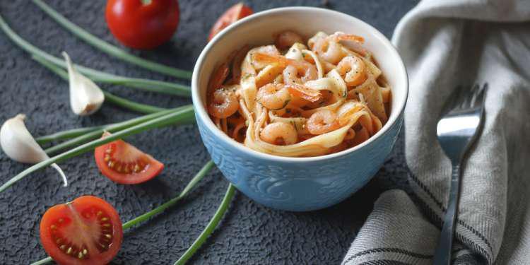 Η συνταγή της ημέρας: Ζυμαρικά με γαρίδες και ντοματούλα