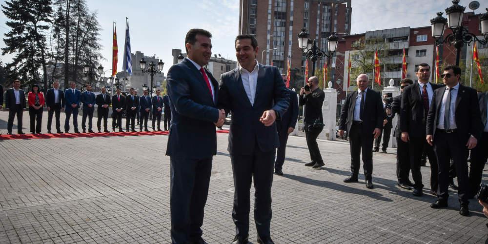 33 ευρωβουλευτές προτείνουν Τσίπρα-Ζάεφ για το Νόμπελ Ειρήνης