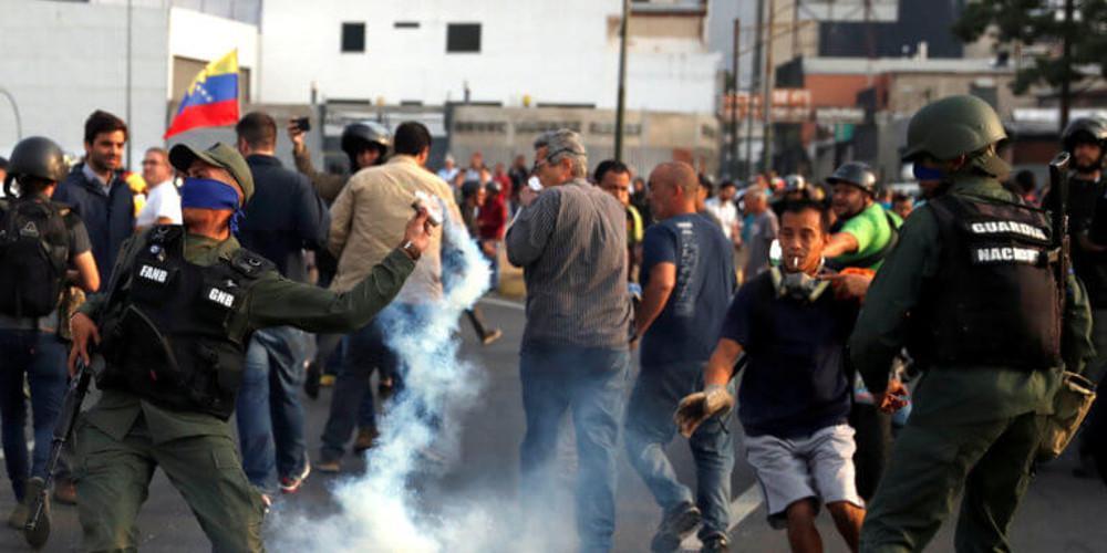 Στα πρόθυρα εμφυλίου η Βενεζουέλα: Μία νεκρή στις διαδηλώσεις κατά του Μαδούρο