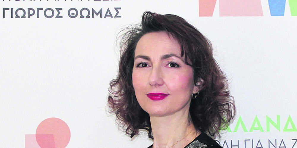 Αποφασισμένη να τα καταφέρει και σ’ αυτό το… ρεπορτάζ η Αλίκη Κοτζιά