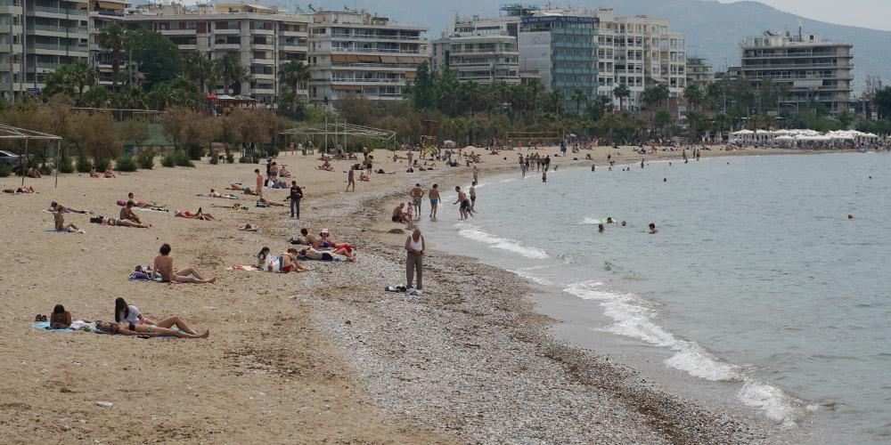 Ψήφισαν και μετά ξεχύθηκαν στις παραλίες οι ψηφοφόροι [εικόνες]