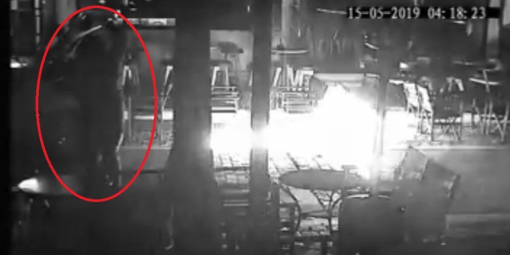 Καρέ-καρέ ο εμπρησμός καφετέριας στα Άνω Λιόσια [βίντεο]