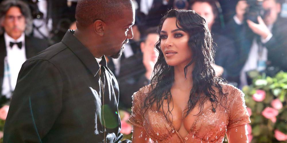 Met Gala: Δεν μπορούσε να κάτσει η Κιμ Καρντάσιαν με τόσο στενό κορσέ