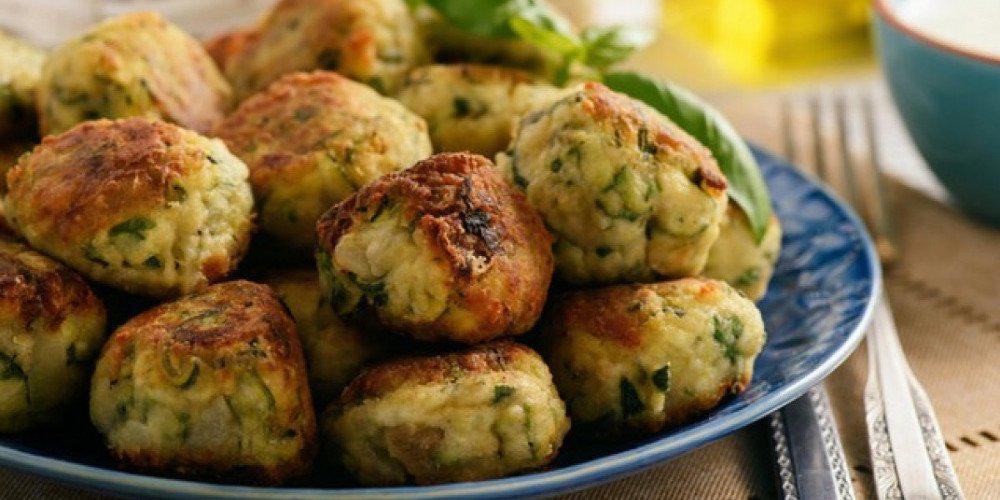 Η συνταγή της ημέρας: Κολοκυθοκεφτέδες με φέτα και γραβιέρα