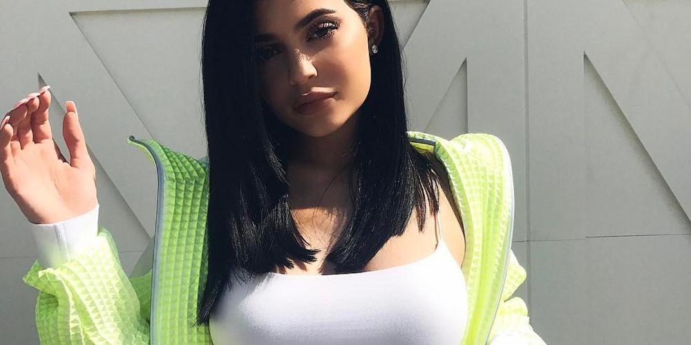 Η Κάιλι Τζένερ με μπούστο και καμπύλες που δεν αφήνουν περιθώρια [εικόνες]