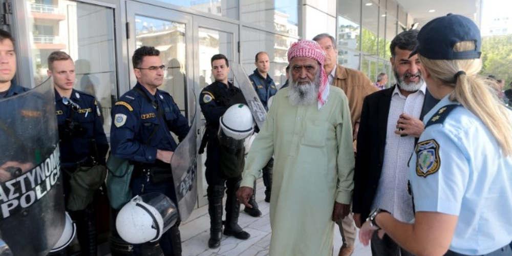 «Έσπασαν» τα ισόβια για τους δολοφόνους του Λουκμάν - Χαμός στο δικαστήριο