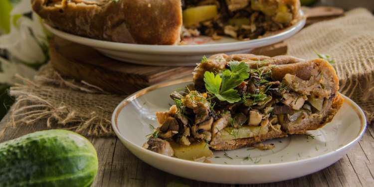 Η συνταγή της ημέρας: Εύκολη μανιταρόπιτα με τυριά