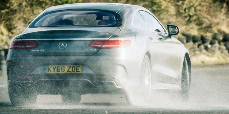 Ο Chris Harris οδηγεί την πολυτελή Mercedes-AMG S63 Coupe των 577 ίππων