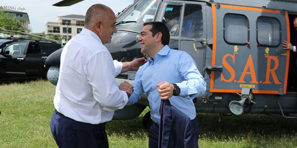 Ο Μπορίσοφ... easy rider: Ξενάγησε τον Τσίπρα οδηγώντας μαύρο τζιπ και έκανε live μετάδοση