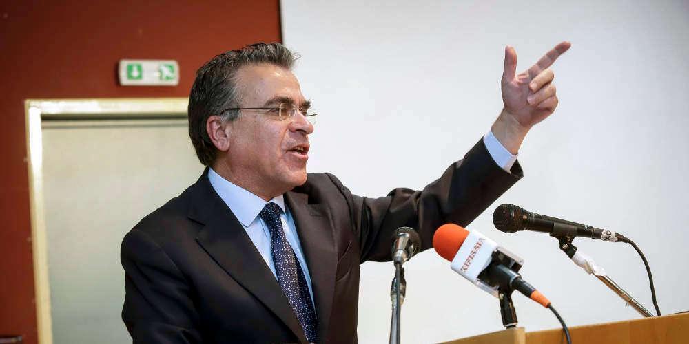 Παραιτήθηκε από τη βουλευτική έδρα ο Αργύρης Ντινόπουλος, λόγω υποψηφιότητας στο Δήμο Βριλησσίων