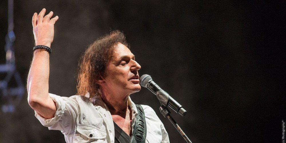 «Μπλέξαμε…»: O Βασίλης Παπακωνσταντίνου στο Θέατρο Βράχων Βύρωνα την Παρασκευή 21 Ιουνίου