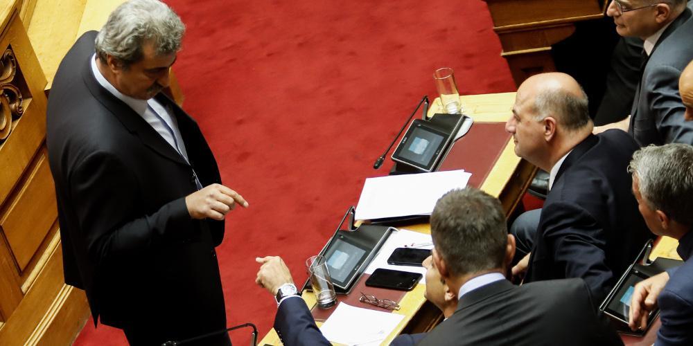 Λεκτικό επεισόδιο Πολάκη με Μητσοτάκη στην Βουλή