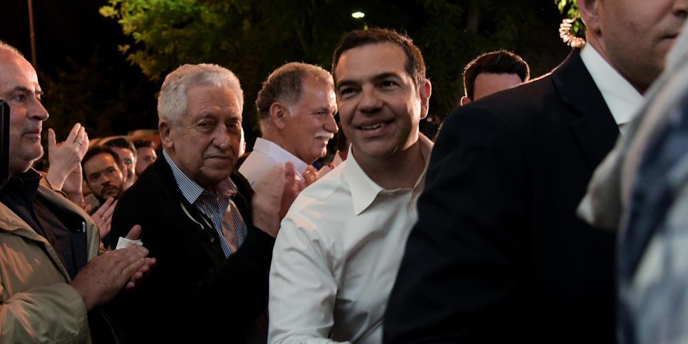 LIVE: Ο Τσίπρας στις πρώτες δηλώσεις μετά την ήττα στις Ευρωεκλογές