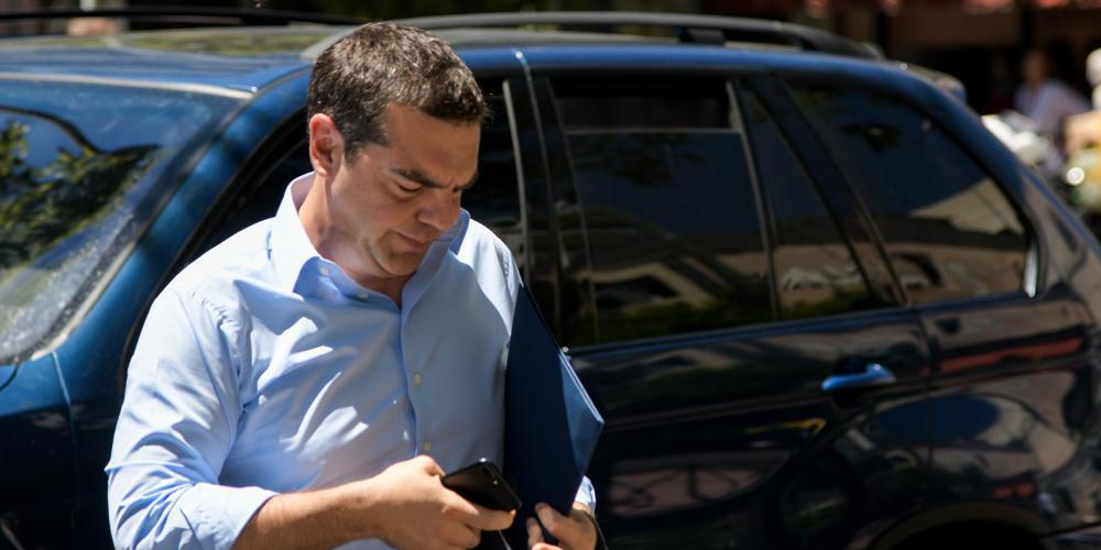 Σε δημοσιά θεά τα εσωκομματικά μαχαιριά στον ΣΥΡΙΖΑ - Θεατής ο Τσίπρας
