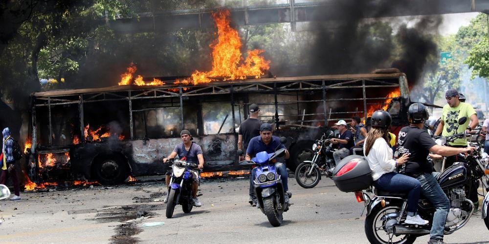 Χάος στη Βενεζουέλα: Πέντε νεκροί και 233 συλλήψεις σε αντικυβερνητικές διαδηλώσεις