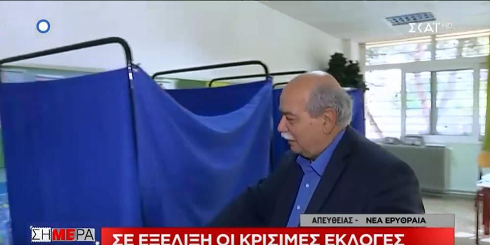 Ψήφισε ο Βούτσης: Προοδευτικές επιλογές για να φύγουν τα μοντέλα που οδήγησαν στην κρίση