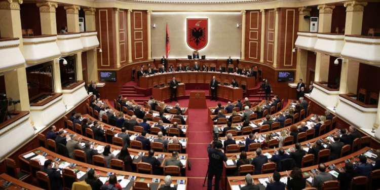 Στα ύψη η πολιτική ένταση στη Αλβανία: Ο Ράμα ζητά τον αποκλεισμό 20 βουλευτών της αντιπολίτευσης απ