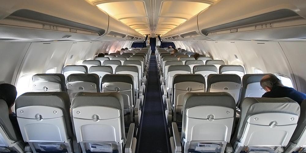 Απίστευτο: Κοιμήθηκε σε πτήση, την ξέχασαν και την άφησαν μόνη!