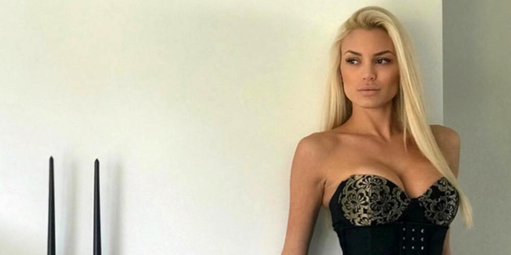 Η Αλεξάνδρα Παναγιώταρου κάνει θραύση με το μπούστο της σε αυτή τη φωτογραφία