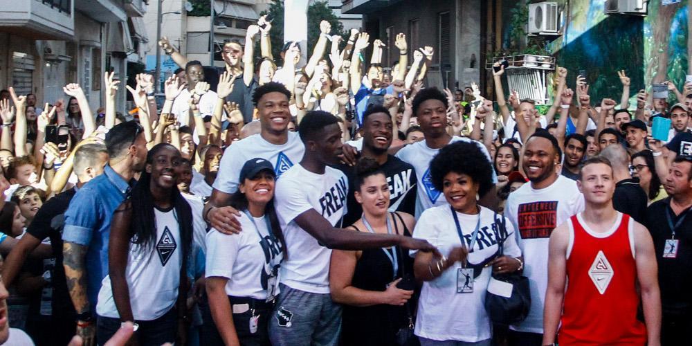 Αποθέωσαν τον Γιάννη Αντετοκούνμπο στα Σεπόλια! [βίντεο]