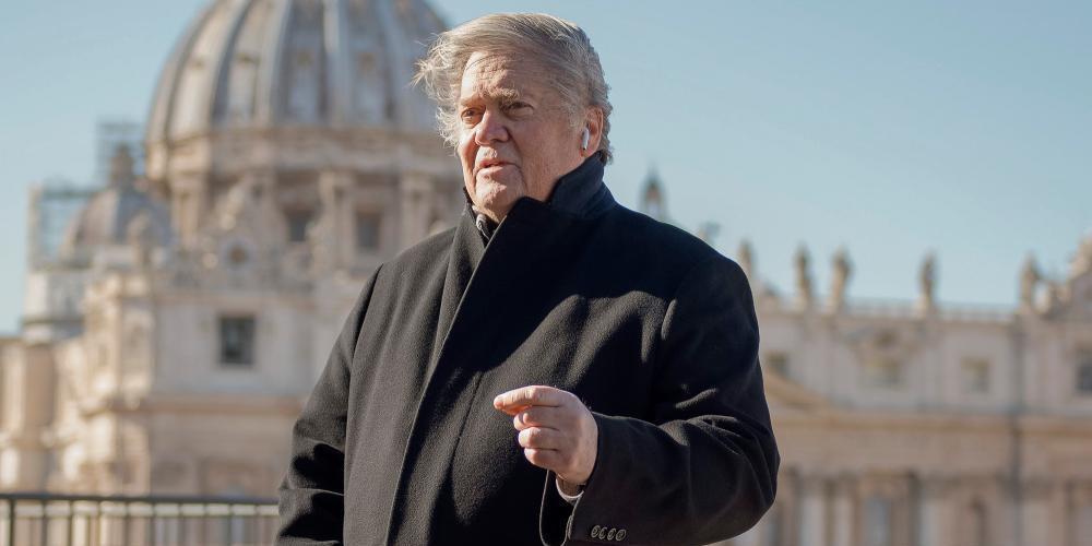 TheTimes: Η Ιταλία διώχνει τον Στιβ Μπάνον και την ακροδεξιά ακαδημία του