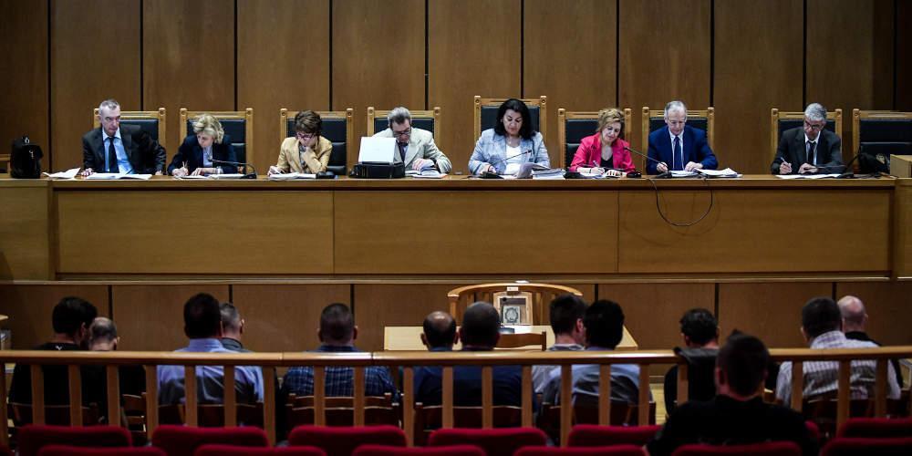 Δίκη ΧΑ: Μετατροπή των κατηγοριών για επίθεση σε ΠΑΜΕ και Αιγύπτιους αλιεργάτες σε πλημμέλημα ζήτησε η εισαγγελέας